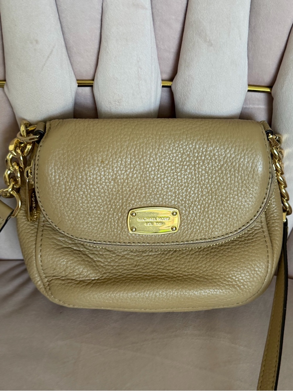 ⭐️FREE SHIPPING⭐️ MICHAEL KORS Tan Leather Bedford Crossbody